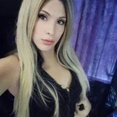 Hermosa laura sexy femenina con apartamento privado todo terreno disponible ya - Travestis en Soacha