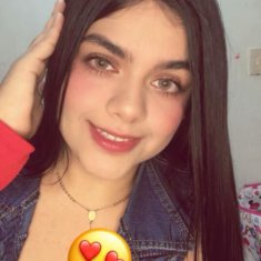 Pelinegra hermosa de cabello liso y negro muy sexy - Virtuales en Tunja