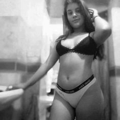 Quiero conocer hombres sinceros que no jueguen con los sentimientos de una bella - Prepagos en Berbeo